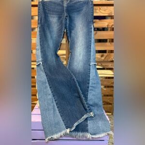 High Rise Cello Flares with two tone flare and frayed hem. Size 5